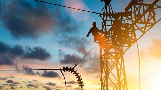 Elektrik Kesintisi 2021: Türkiye'nin Birçok Yerinde Elektrik Kesintisi Yaşanıyor: Bakanlık Sebebini Açıkladı!