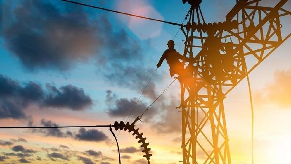 Elektrik Kesintisi 2021: Türkiye'nin Birçok Yerinde Elektrik Kesintisi Yaşanıyor: Bakanlık Sebebini Açıkladı!