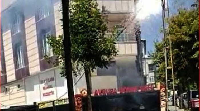 Avcılar'da Elektrik Kesintisi! Hatlarda Korkutan Patlama