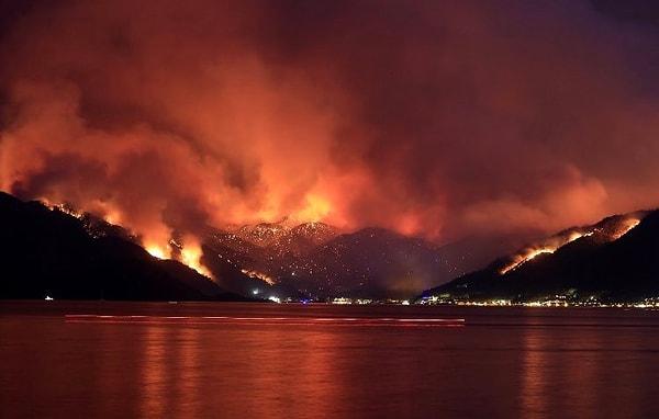 Orman yangınları Marmaris'te kontrol altına alınsa da Bodrum tarafında hala devam ediyor; henüz hiçbir şey bitmiş değil ne yazık ki!