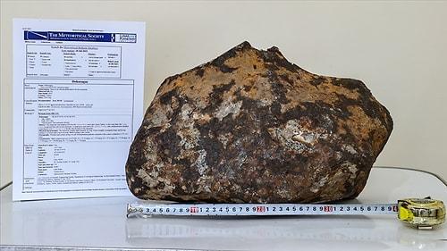 Van'da Bulunan Gök Taşı 'Doğuzağaç' Adıyla Uluslararası Meteorit Veri Bülteni'ne İşlendi