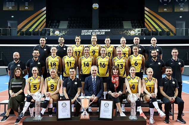 Takip eden süreçte toplam 4 CEV Şampiyonlar Ligi, 3 FIVB Kulüpler Dünya Şampiyonası, 6 Türkiye Ligi, 4 Türkiye Kupası ve 3 Türkiye Şampiyonlar Kupası şampiyonluğu kazanan Guidetti, takımıyla birlikte iki farklı alanda Guiness Rekorlar Kitabı’na girmeyi başardı.