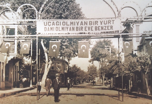 Öncelikli hedef Türk Hava Kuvvetleri'nin güçlendirilmesine yönelik bağış uçak kampanyasıdır. Bu kampanya ile halktan toplanacak bağışlarla kısa vadede Türk Hava Kuvvetleri için uçak alınması...