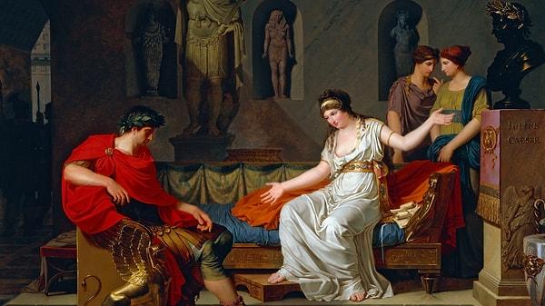 6. Kleopatra ve Sezar arasındaki yaş farkı oldukça fazlaydı. Kleopatra 21 Sezar ise 52 yaşındaydı.
