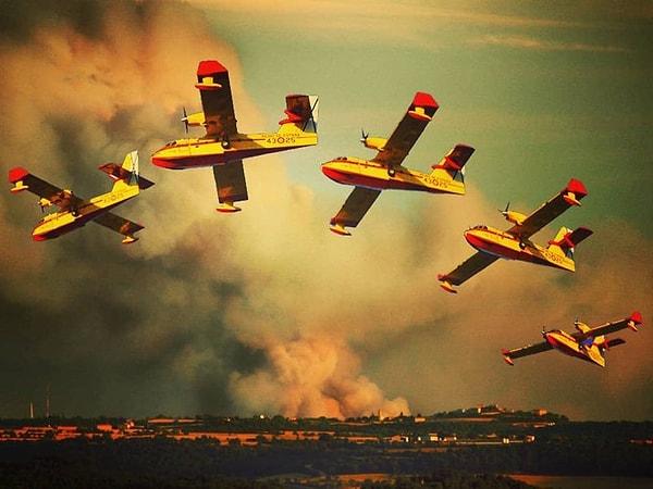 09:04 İspanya'dan iki yangın söndürme uçağı, bir nakliye uçağı ve 27 pilot Türkiye'ye geldi.