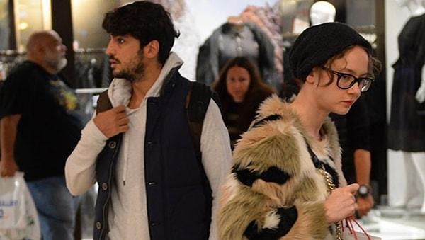 Taner Ölmez ve Ece Çeşmioğlu 2019 yılının sonbahar aylarında yan yana görüntülenerek magazin dünyasında aşk dedikodularına neden olmuştu.