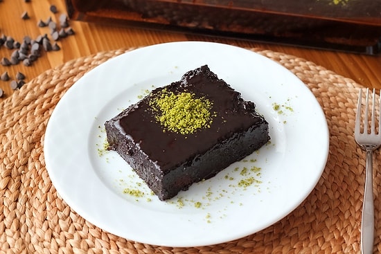 Islak Kek Tarifi: Browni Tadında Islak Kek Nasıl Yapılır?