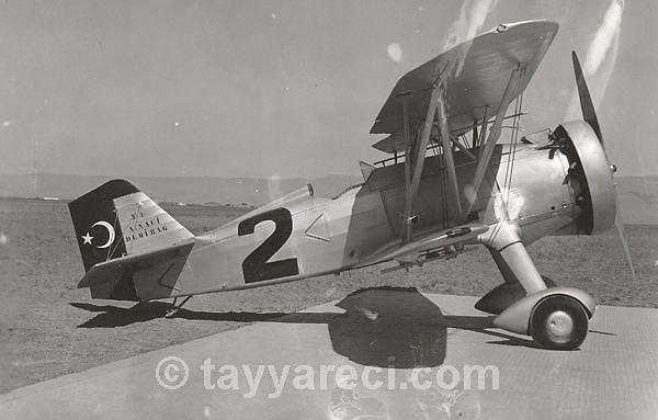 3. Curtis Hawk II Av Uçağı (1945'e kadar 46 tane üretilir.)