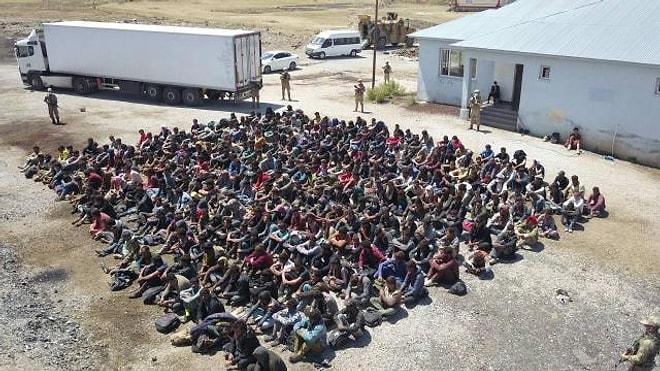 Van'da TIR Dorsesinden 300 Kaçak Göçmen Çıktı: 4 Kişi Gözaltında