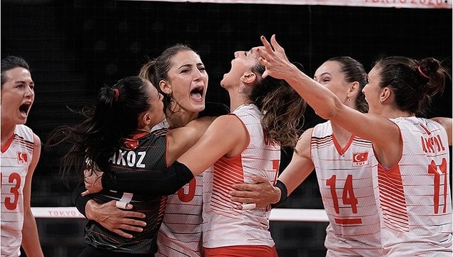 A Milli Kadın voleybol takımımız ve milli gururumuz Filenin Sultanları Tokyo’da çok büyük bir başarıya imza attılar.