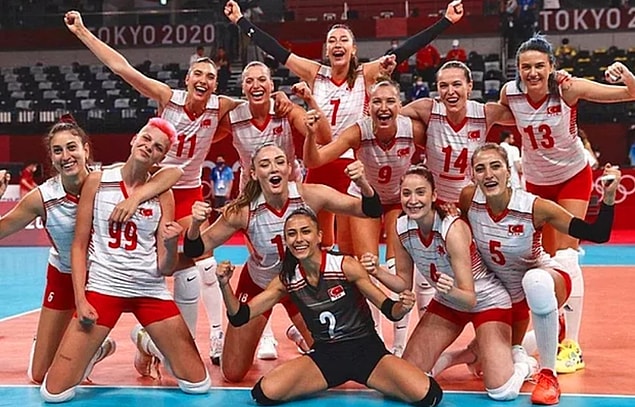 'Şu sıralarda 2020 Tokyo Olimpiyatları'nda bizleri gururlandıran A Milli Voleybol Kadın Takımımızın oyuncularını tanıtacağız size sırayla.' demiştik hatırlarsanız...