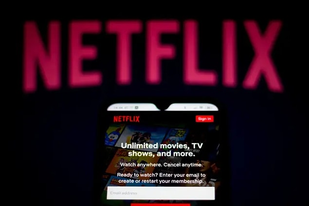 Reddit'te bir kullanıcı eşinin kendisini aldattığını, bir başkası ile uzun bir süredir ilişkisi olduğunu Netflix üzerinden öğrendi.