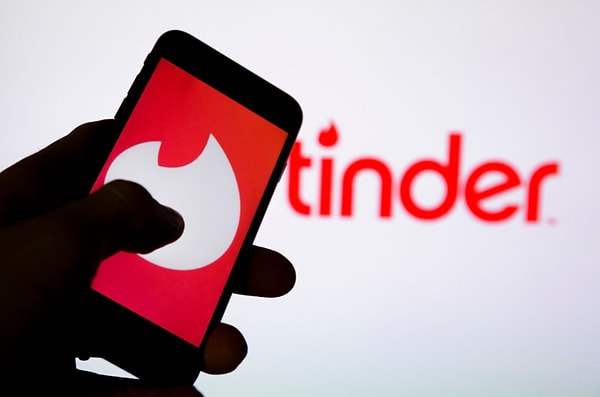 12. "Bir beyzbol gezisi için şehir dışındayken Tinder'da bir kadınla konuşuyordum. Numarasını istediğime farklı bir alan koduyla benim numaramı verdi. İlk başta Facebook'tan profilime baktığını ve benimle dalga geçtiğini düşündüm."