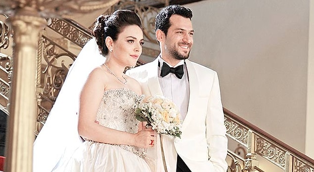 4. "Bir çift, düğün yerini seçmek için yanıma geldi. Kontratları imzaladılar ve depozitoyu verdiler. Ancak damat bir anda ayağa kalkıp gitti. 2 ay sonra düğünü iptal ettiklerini öğrendim."