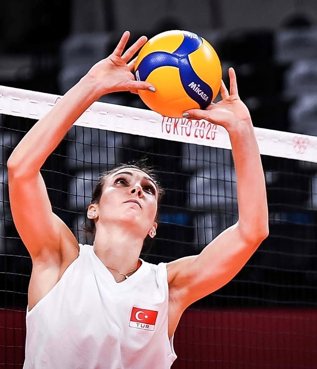 Bugünkü içeriğimizde ise Naz Aydemir Akyol'u tanıtacağız sizlere...