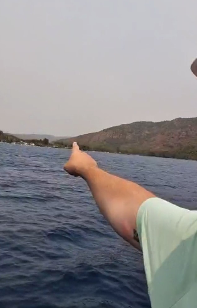 “Yangının neden olduğu bu tahribatı görün. Böyle bir tahribatı göstermek de iyi diye düşünüyorum aslında. Eğer bunu görürseniz bir daha böyle bir şey olmasın diye gereken önlemleri daha net alırız diye düşünüyorum.”