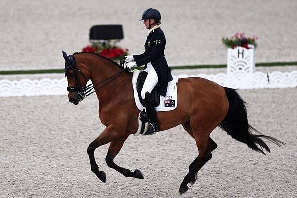 25. И, наконец, Мэри Ханна - 66-летняя наездница, выступающая за Австралию.