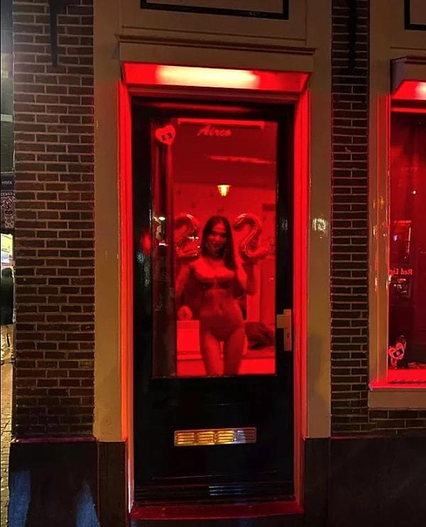 Merve Taşkın Amsterdam Seks Müzesindeki Pozları Yüzünden Mahkemelik Oldu