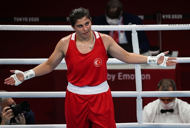 Busenaz Sürmeli Tarihi Geçti