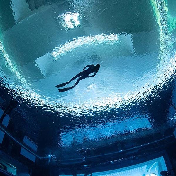Havuzun derinliği tam 60 metre!