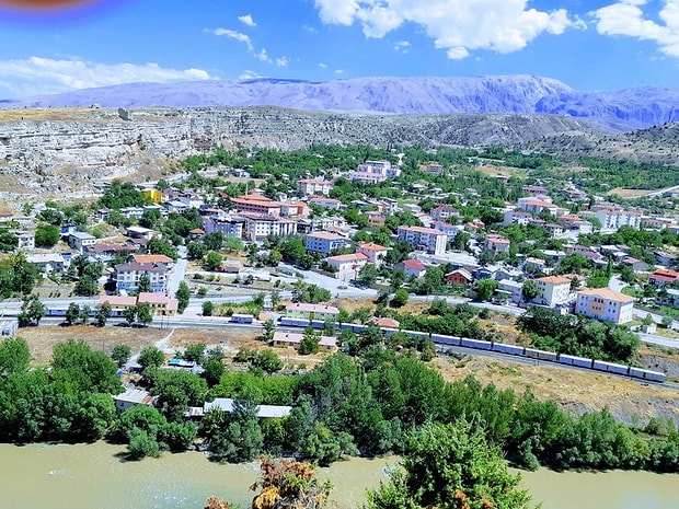 berlin eyalet parlamentosu nda milletvekili olan turkiye asilli escinsel hakan tas in hayat hikayesi berlin eyalet parlamentosu nda milletvekili olan turkiye asilli escinsel hakan tas in hayat hikayesi