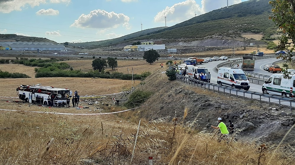Balıkesir'de Katliam Gibi Kaza! Çok Sayıda Ölü ve Yaralı Var