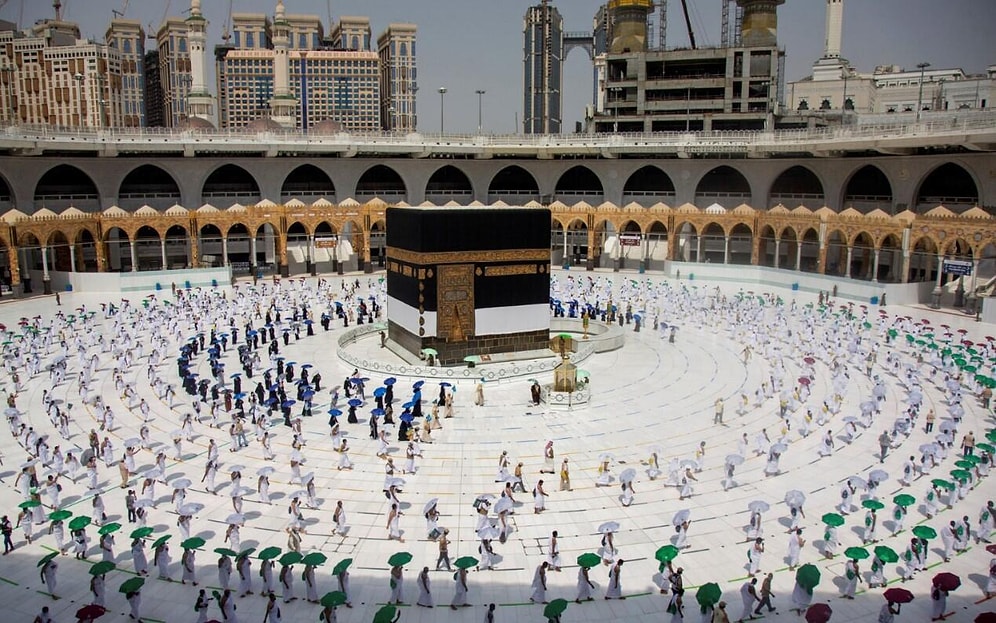 Suudi Arabistan'dan Umre Kararı: Ayda 2 Milyon Kişi Kabul Edilecek