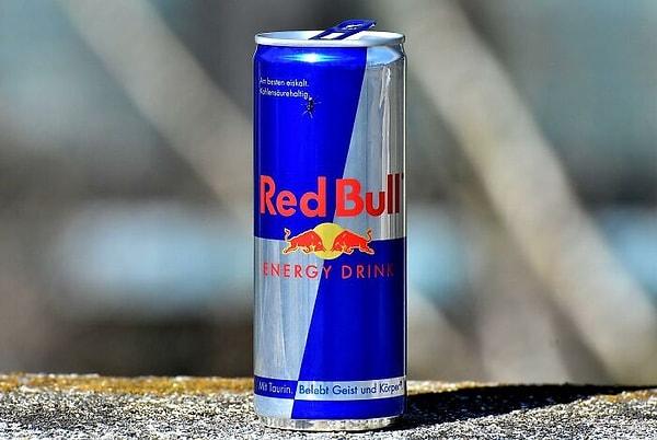 28. Red Bull, 1987'de Dietrich Mateschitz tarafından satın alınmadan önce bir ördek çiftliğinde çalışan bir Tayland'lı adam tarafından bir akşamdan kalma içeceği olarak icat edildi.