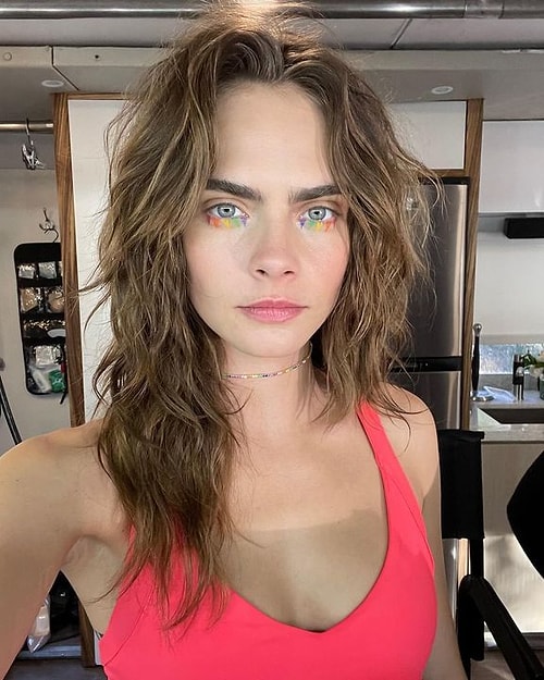 Cinsel Organını Satışa Çıkartarak Sansasyon Yaratan Model Cara Delevingne Çırılçıplak Fotoğrafını Paylaştı!