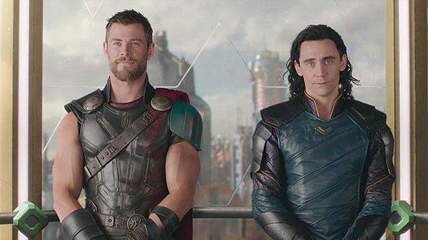 12. Thor: Ragnarok'un yönetmeni Taika Waititi, filmde Thor ve Loki'nin çocukluk hikâyesine yer vermeyi düşündü.