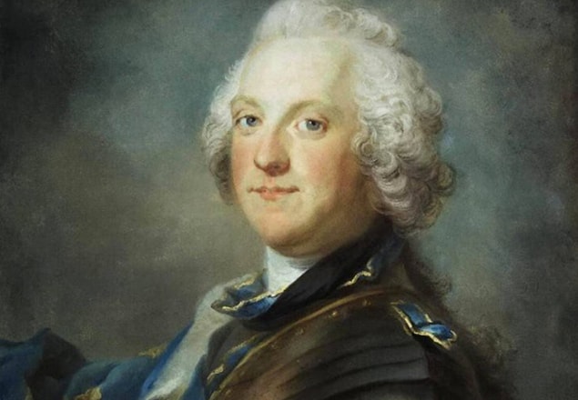 4. İsveç Kralı Adolf Frederick ise her zaman yemeğe olan düşkünlüğüyle bilinen bir kral olmuştur. 1771'de bir gün onlarca insanı doyurabilecek bir masayı tek başına yemeye koyulmuştur.