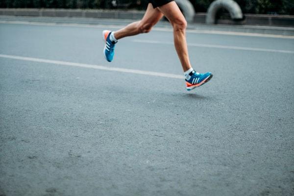 "Maraton koşuculuğu gibi dayanıklılık gerektiren sporları yaparken kan bağırsaklardan kaslara doğru gidiyor."