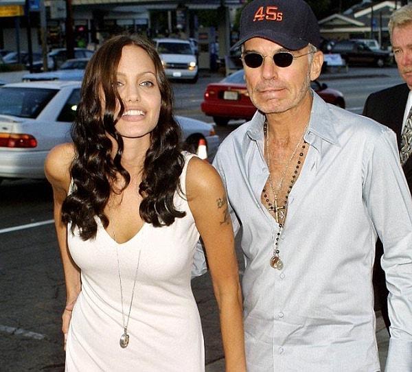 5. Angelina Jolie ve eski sevgilisi Billy Bob Thornton birbirlerinin kanını kolye yaptırıp takmışlardı.