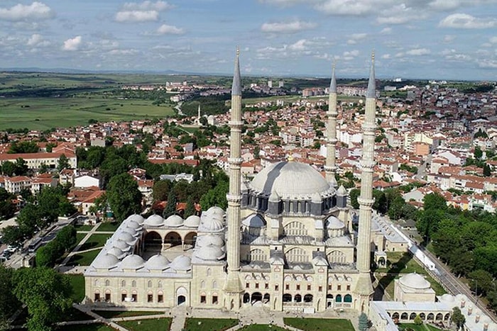 Mimar Sinan'ın Ustalık Eserim Dediği Selimiye Cami Hangi Padişah Döneminde Yapılmıştır?