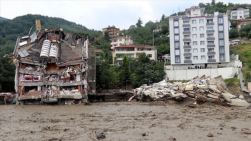 Sel Felaketinde Can Kaybı 17'ye Yükseldi