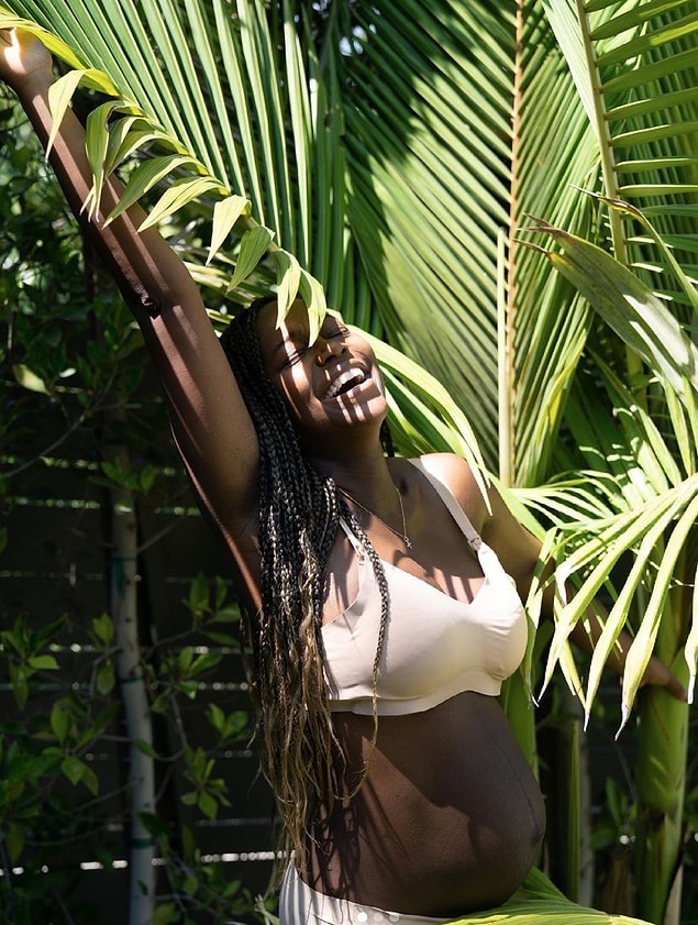 22. Aja Naomi King'in oğlu Kian'ın doğumundan kısa bir süre sonra çektirdiği pozitif fotoğraf: