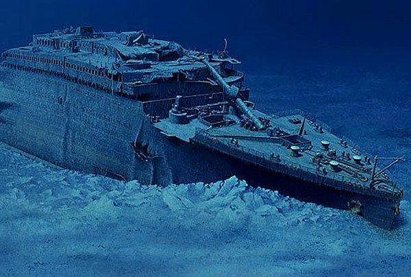 16. Titanic gemisi batmasından 73 yıl sonrasına kadar kayıp kalmış! 1980'lerin başında Robert Ballard isimli deniz subayı ve profesörün araştırmalara başlamasıyla 1985'te yeri başarıyla tespit edilmiş.