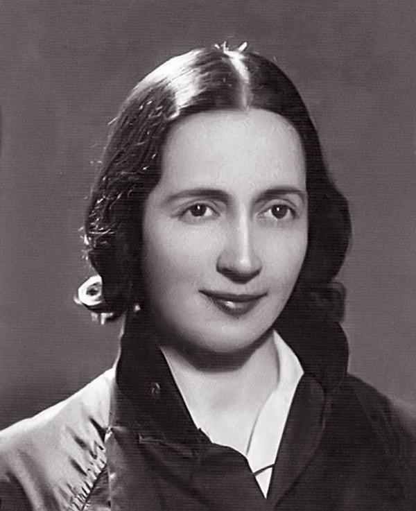 1927-1928 yıllarında ise İstanbul Asliye Mahkemesi Birinci Hukuk Kâtipliği görevinde bulunan Fatma Beyhan Hanım 1928'de...
