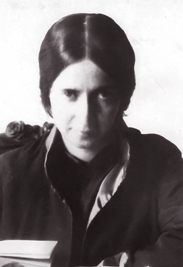Fatma Beyhan Hanım gazeteye verdiği mülakatta cinayet davalarını almayacağını, boşanma davalarında da kadın tarafını tercih...