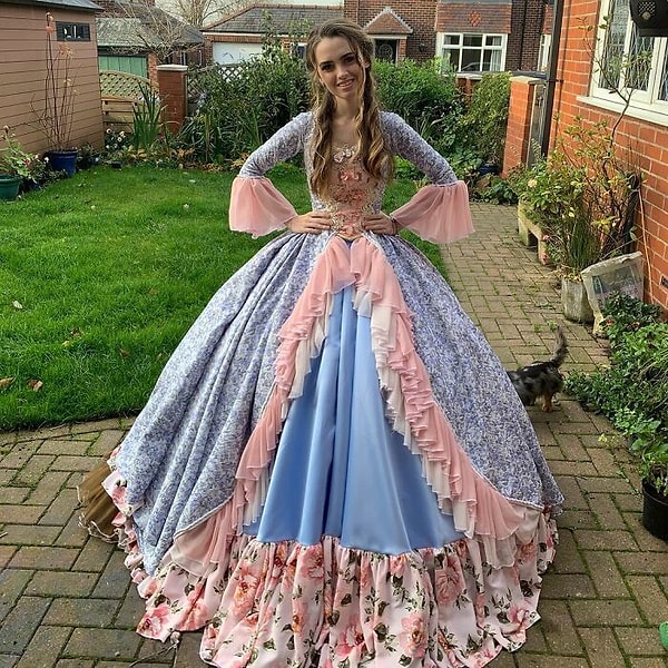 13. Платье Барби из "Принцесса и нищенка"