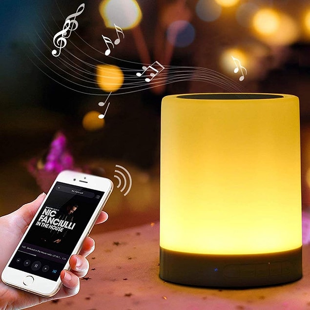 15. Bluetooth hoparlör özelliği olan çok şık bir gece lambası...
