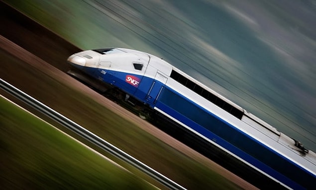 2. Japonya kadar hızlı olmasa da müthiş TGV hızlı trenleri