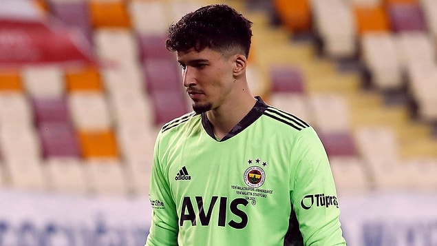 Altay Bayındır Kimdir?