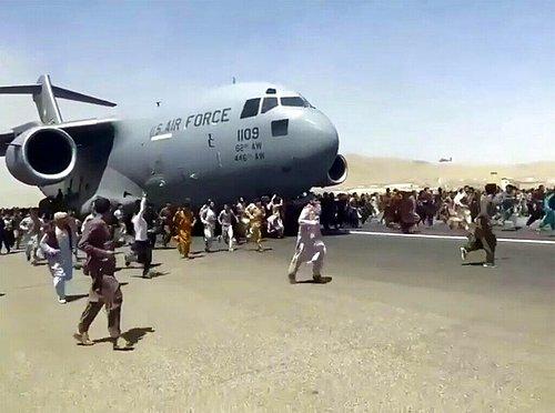 Rusya, Afganistan'dan Kalkan ABD Kargo Uçağının Uganda'ya Gittiğini Tez Etti