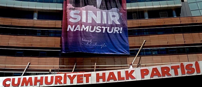 CHP Genel Merkezi'ne 'Sınır Namustur' Pankartı Asıldı; Kılıçdaroğlu Twitter Kapak Fotoğrafını Değiştirdi...