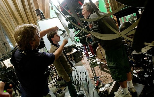 9. Daniel Radcliffe, Harry Potter ve Ölüm Yadigarları: Bölüm 2 setinde.