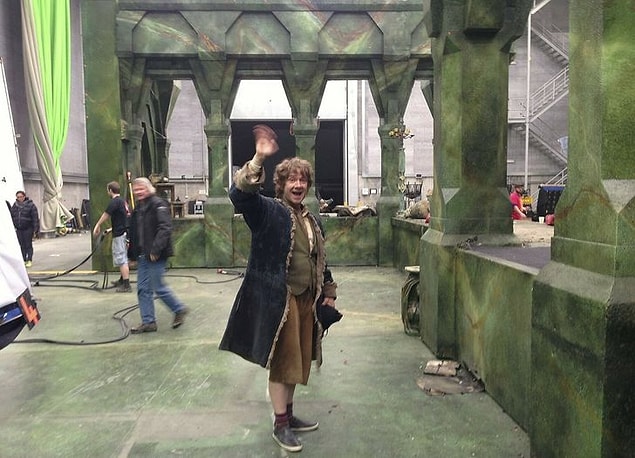 16. Oyuncu Martin Freeman, Hobbitler: Beş Ordunun Savaşı setinde Bilbo Baggins olarak son gününde el sallıyor.