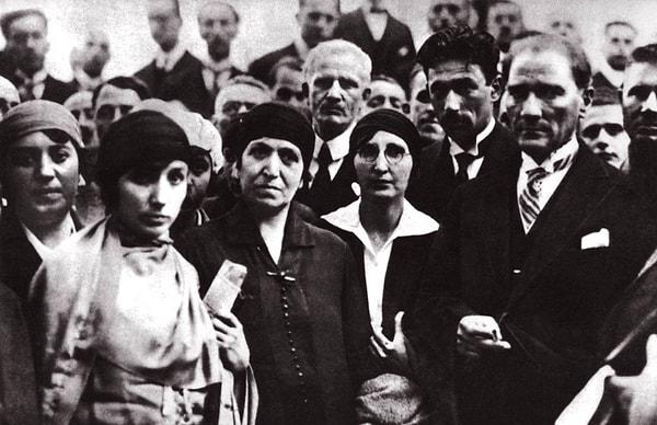 Atatürk'ün telgrafa cevabı şöyledir: "Bana yollamış olduğunuz cemilekâr sözler için size teşekkür ederim...