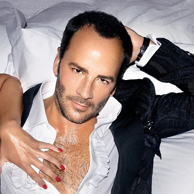 8. Dünyaca ünlü moda tasarımcısı Tom Ford, moda ve parfüm sektörüne duyduğu ilgiye rağmen parfüm kullanmayı sevmiyormuş. Kendisinin nasıl koktuğu sorulunca 'biraz ter ve biraz köpek kokusu' diye cevap vermiş.