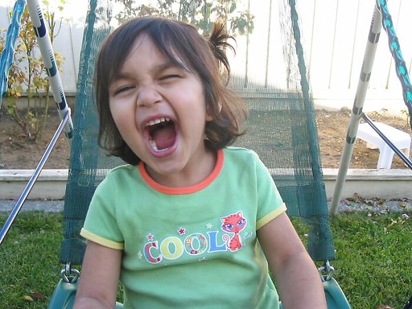 11. В детстве я родилась с четырьмя младшими братьями и сестрами. Когда я вижу ребенка сейчас, я веду себя хорошо, но не могу дождаться момента, чтобы уйти подальше от него.  Ребенок, плачущий / кричащий, сразу же вызывает у меня злое / отвратительное настроение на весь оставшийся день.  У меня была своя доля заботы о детях, и почти ничего положительного из этого не вышло ...